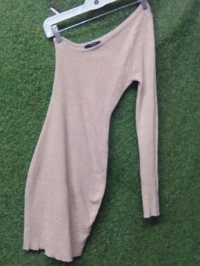 Forever 21 Beige One-Shoulder Sparkle Knit Top
